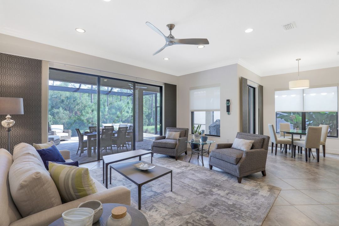 3367 Pacific Dr, Naples, FL 34119