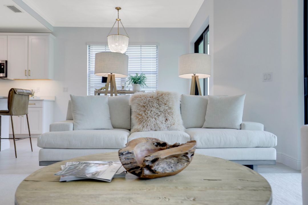 16352 Viansa Way #101, Naples, FL 34110