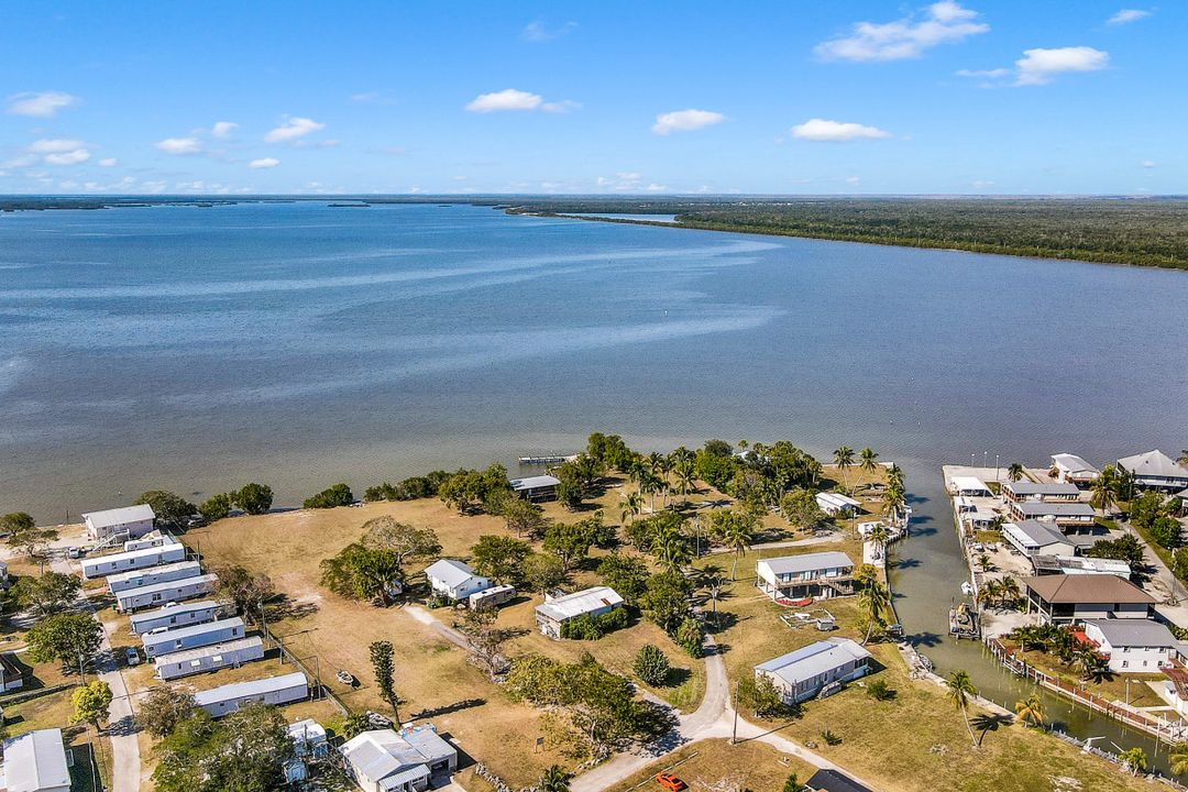 173 N Lopez Ln, Chokoloskee, FL 34138