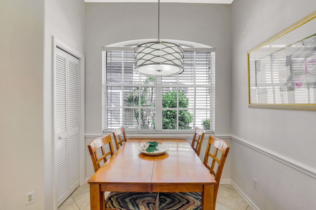 12655 Fox Ridge Dr, Bonita Springs, FL 34135