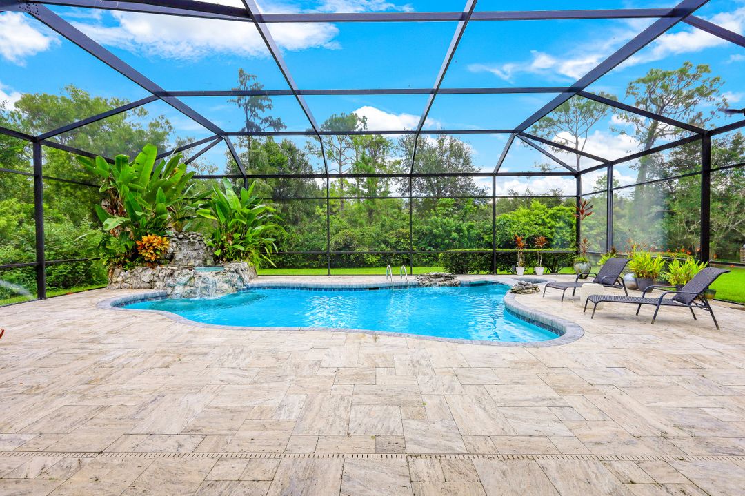 6881 Bottlebrush Ln, Naples, FL 34109