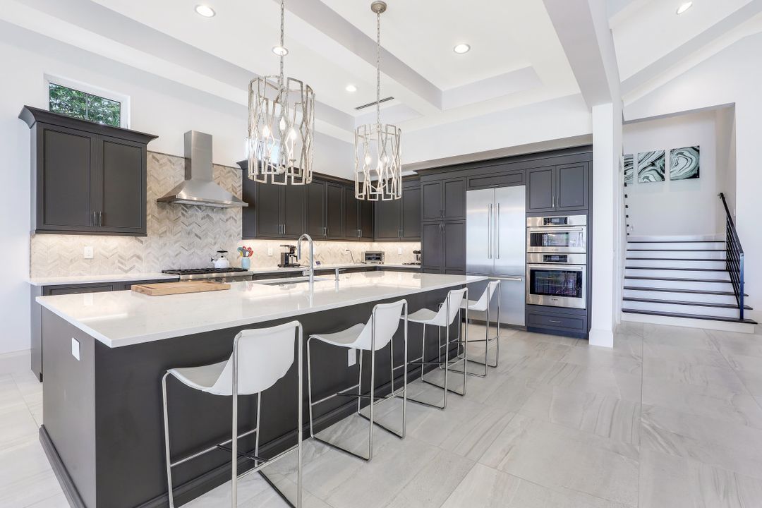 16373 Corsica Way, Naples, FL 34110