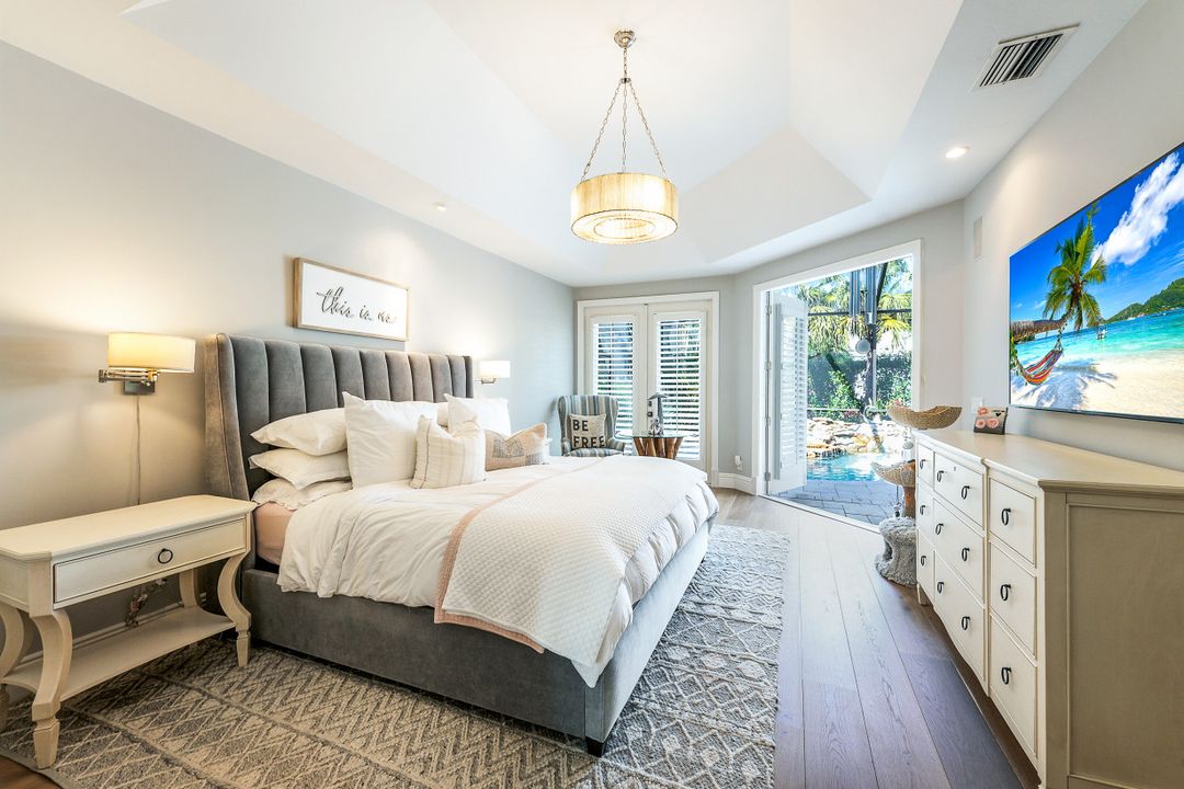 713 Shadow Lake Ln, Naples, FL 34108