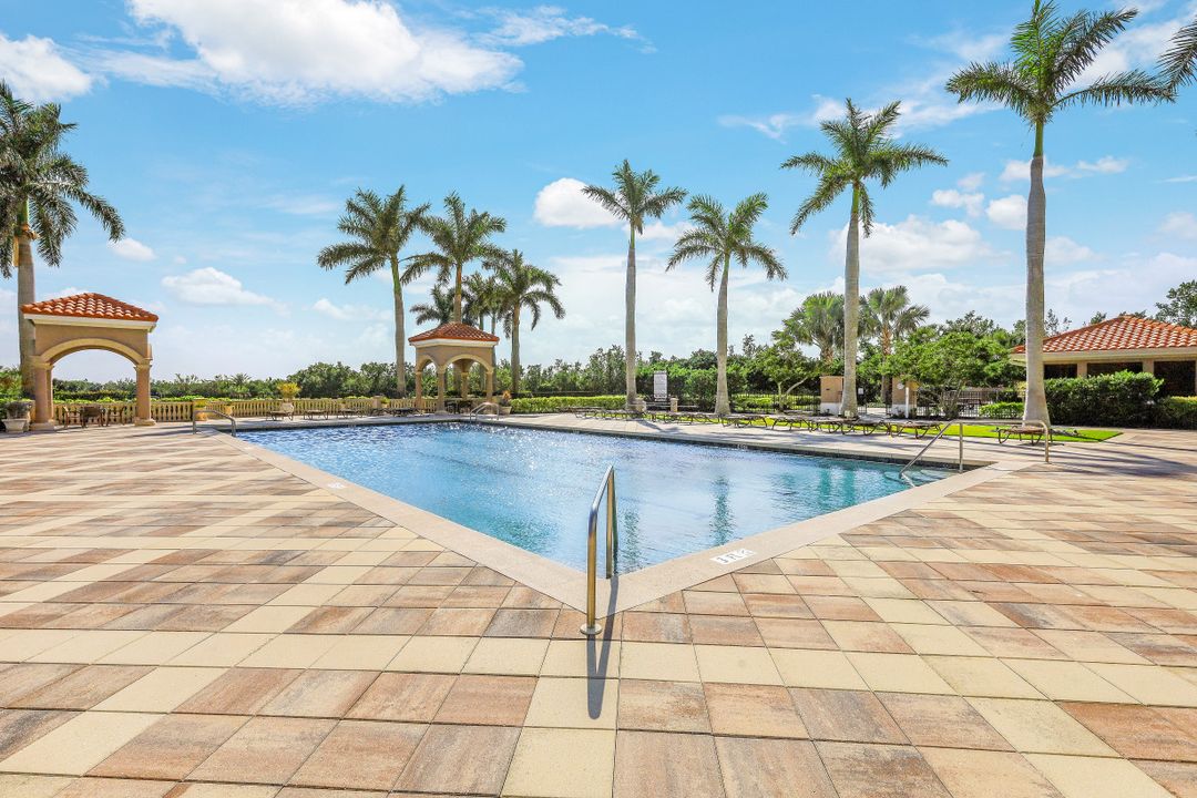 1060 Borghese Ln #1406, Naples, FL 34114