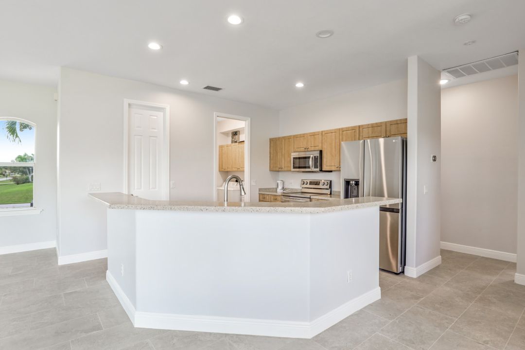 2921 SW 16th Pl, Cape Coral, FL 33914