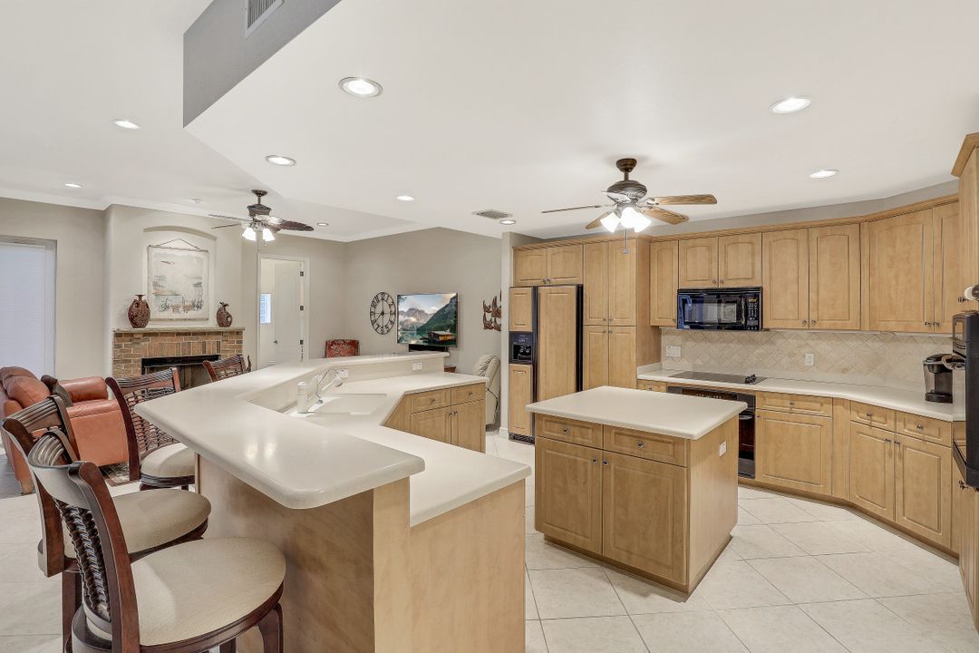 11390 Salix Ct, Fort Myers, FL 33966