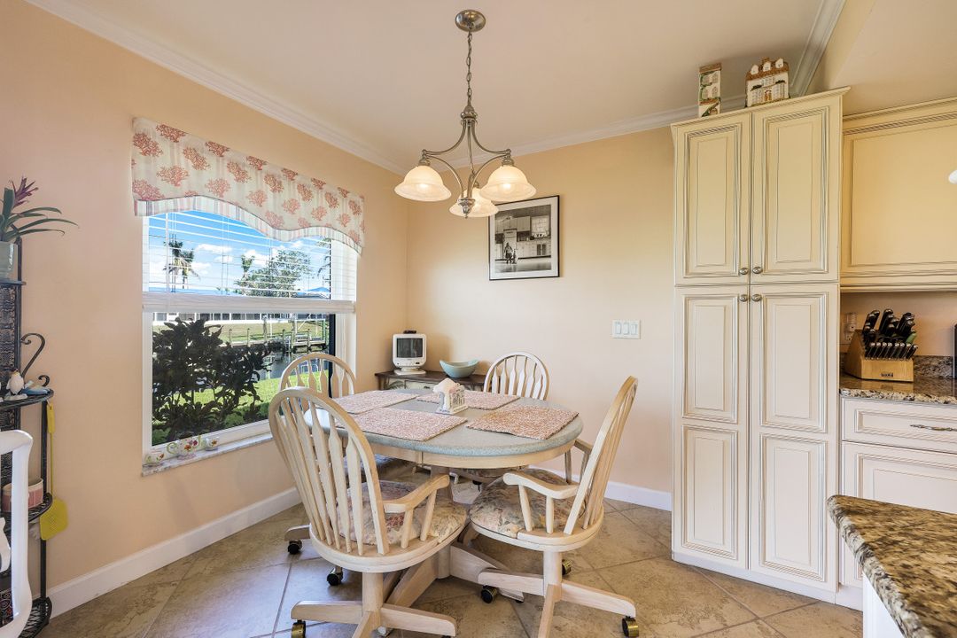 2101 SE 25th Ln, Cape Coral, FL 33904