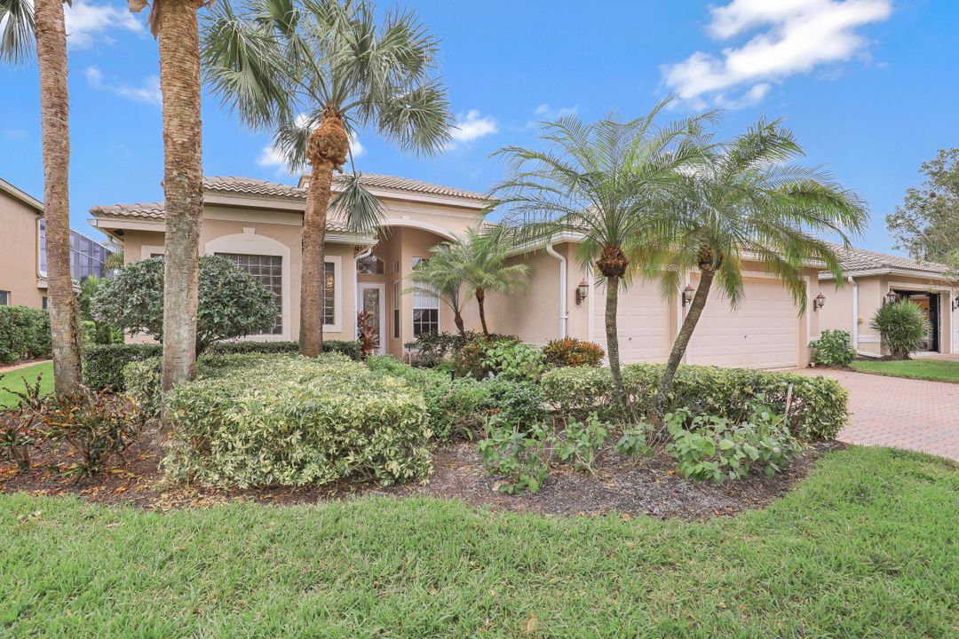 1818 Senegal Date Dr, Naples, FL 34119