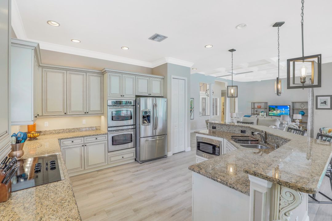 3601 Cedar Hammock View Ct, Naples, FL 34112