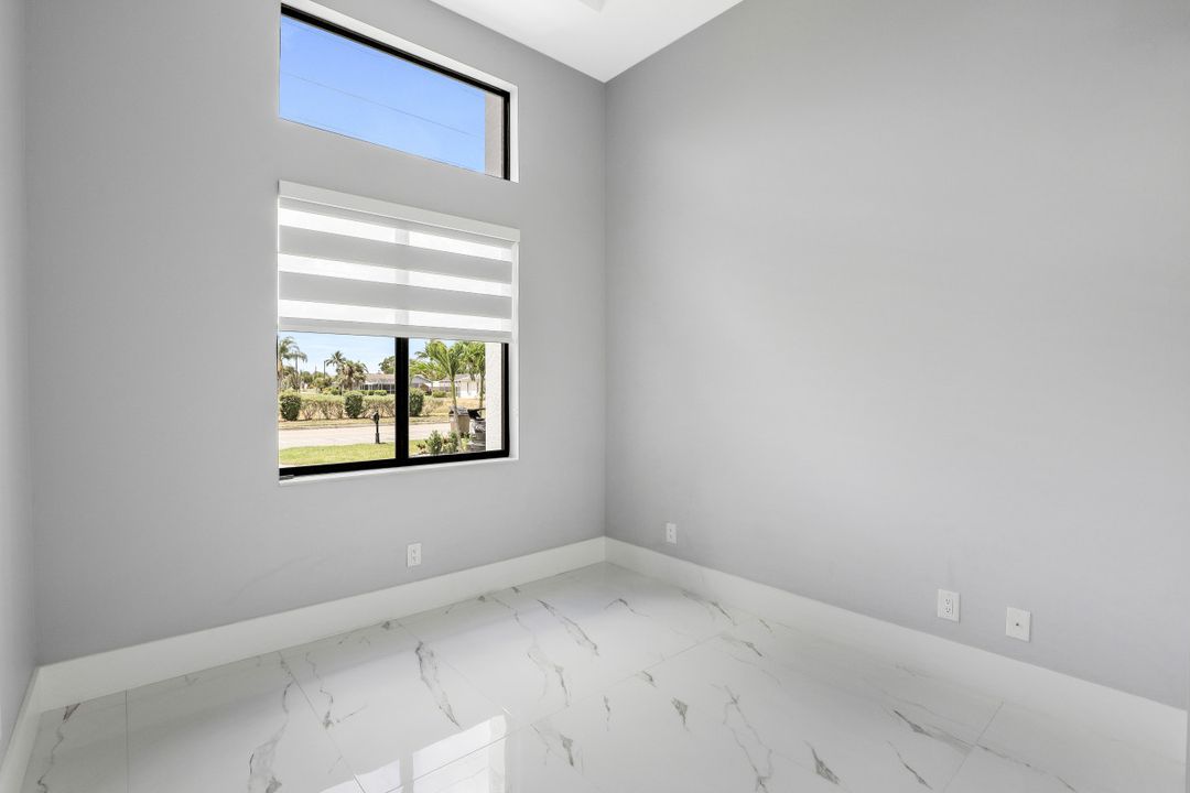 1903 Everest Pkwy, Cape Coral, FL 33904