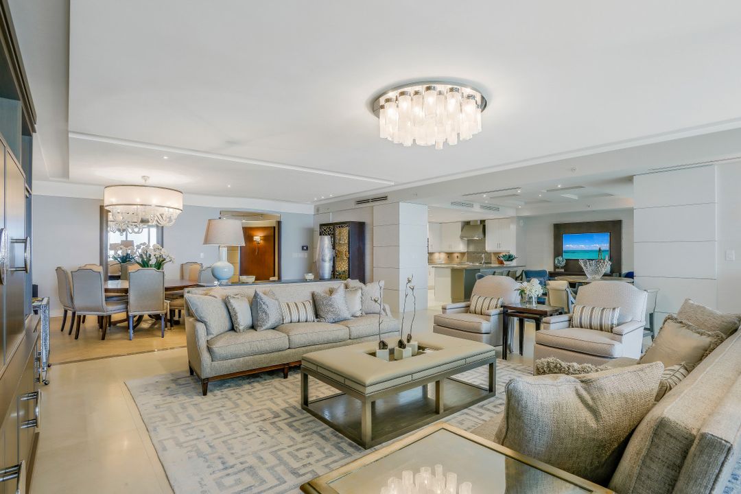 11125 Gulf Shore Dr #701, Naples, FL 34108