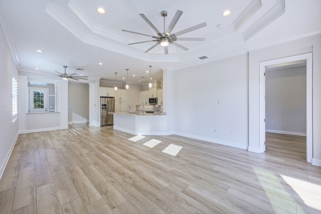 7007 Dominica Dr, Naples, FL 34113