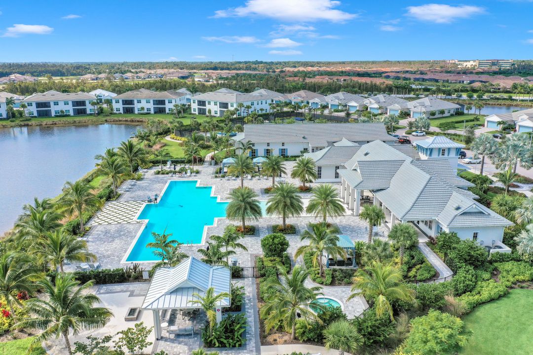 8961 Mustique Ln, Naples, FL 34114