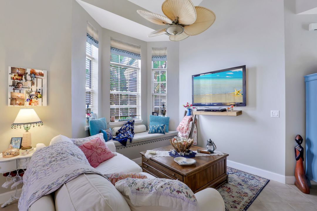 14927 Sterling Oaks Dr, Naples, FL 34110