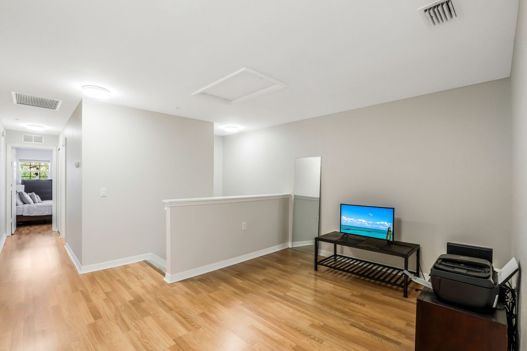9063 Gervais Cir #1207, Naples, FL 34120