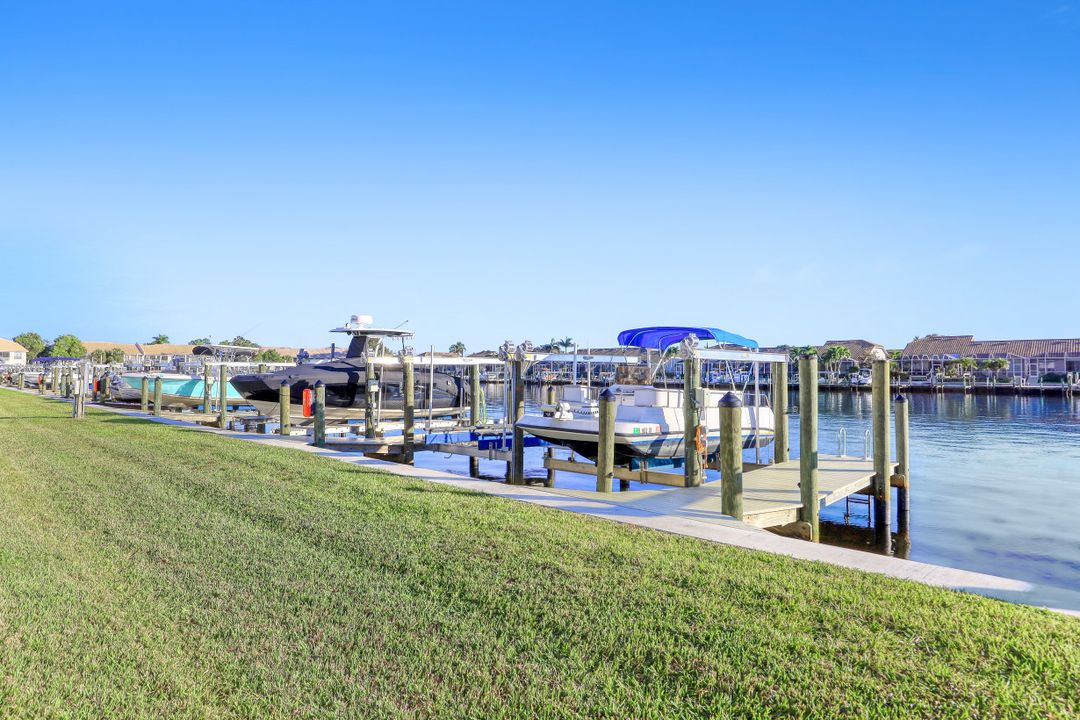 370 Stella Maris Dr N #2503, Naples, FL 34114