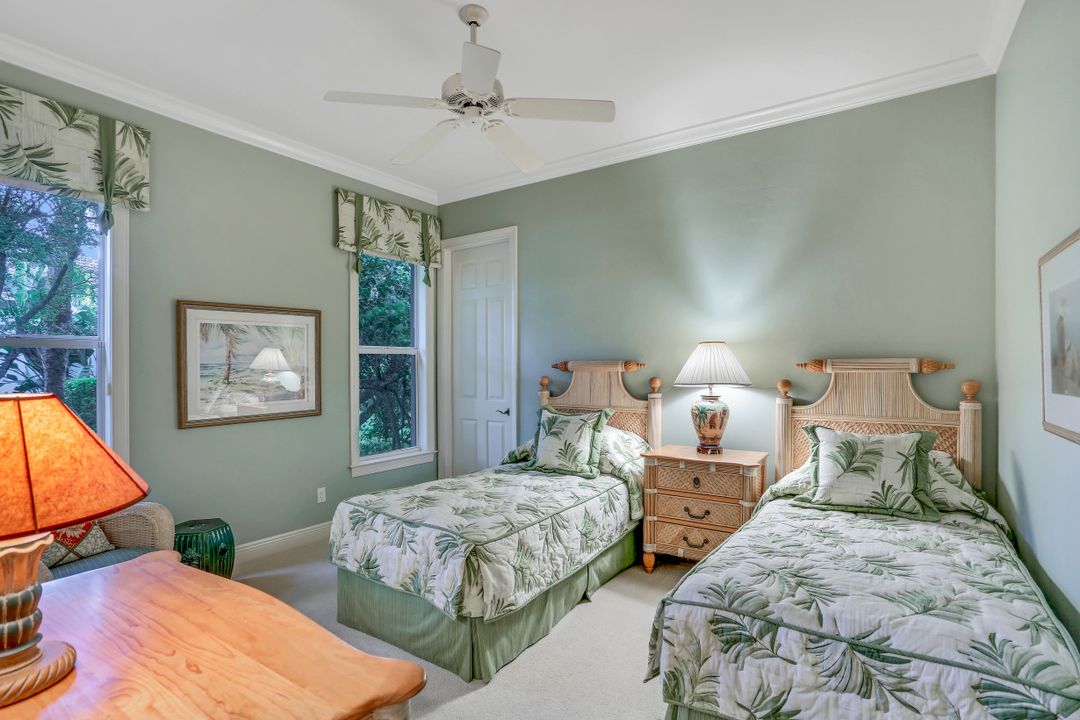 27280 Oak Knoll Dr, Bonita Springs, FL 34134