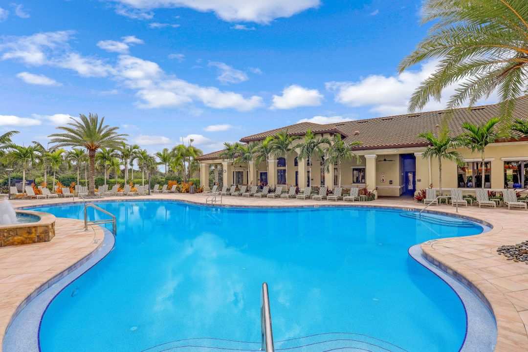 13395 Silktail Dr, Naples, FL 34109