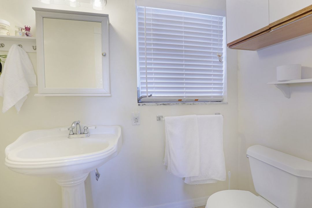 3923 SE 9th Ct, Cape Coral, FL 33904