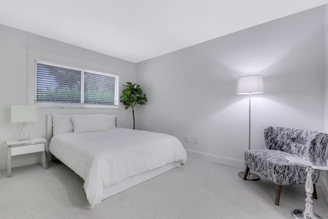 820 Ketch Dr #1, Naples, FL 34103