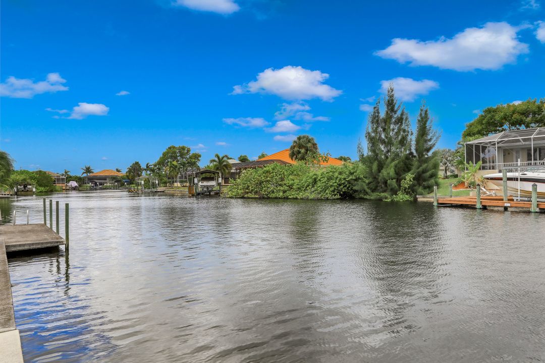 2823 SW 38th Terrace, Cape Coral, FL 33914