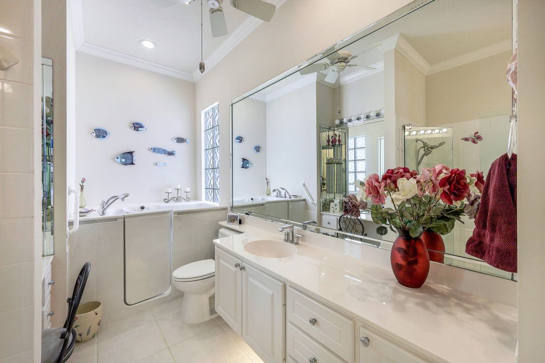 4334 Queen Elizabeth Way, Naples, FL 34119