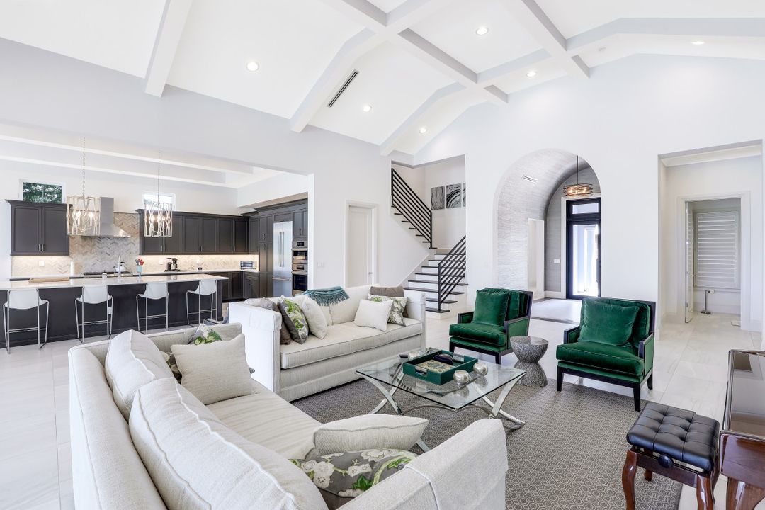 16373 Corsica Way, Naples, FL 34110