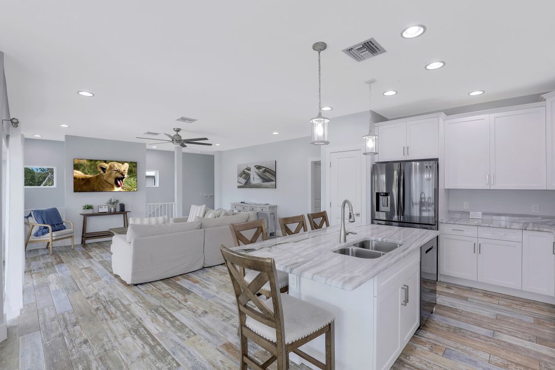 816 San Carlos Dr, Fort Myers Beach, FL 33931