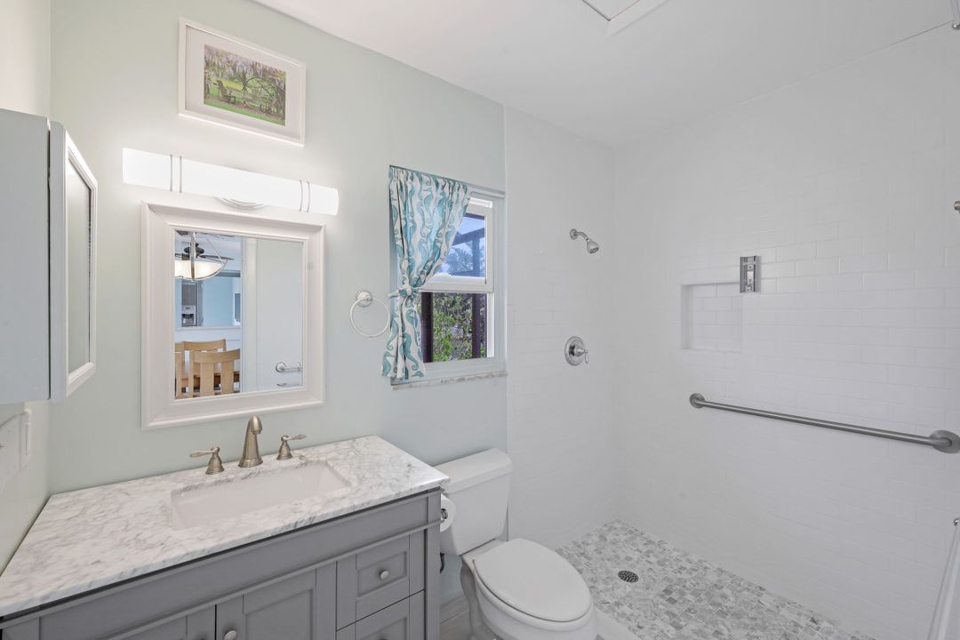 827 Chestnut Ct, Marco Island, FL 34145