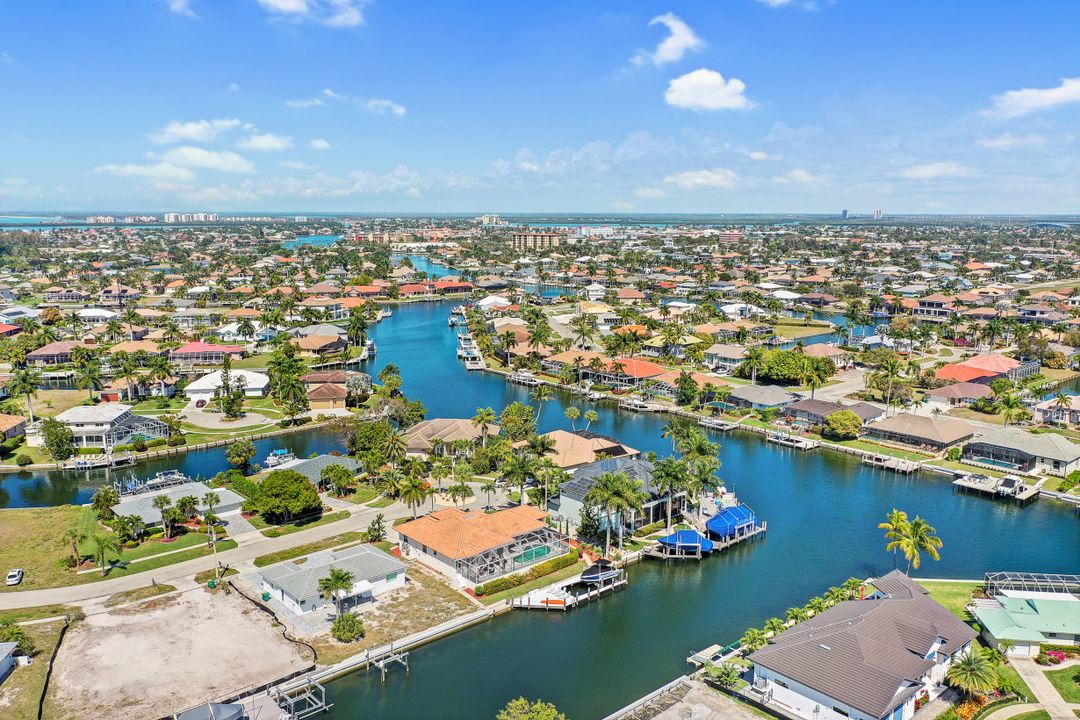 835 Saturn Ct, Marco Island, FL 34145