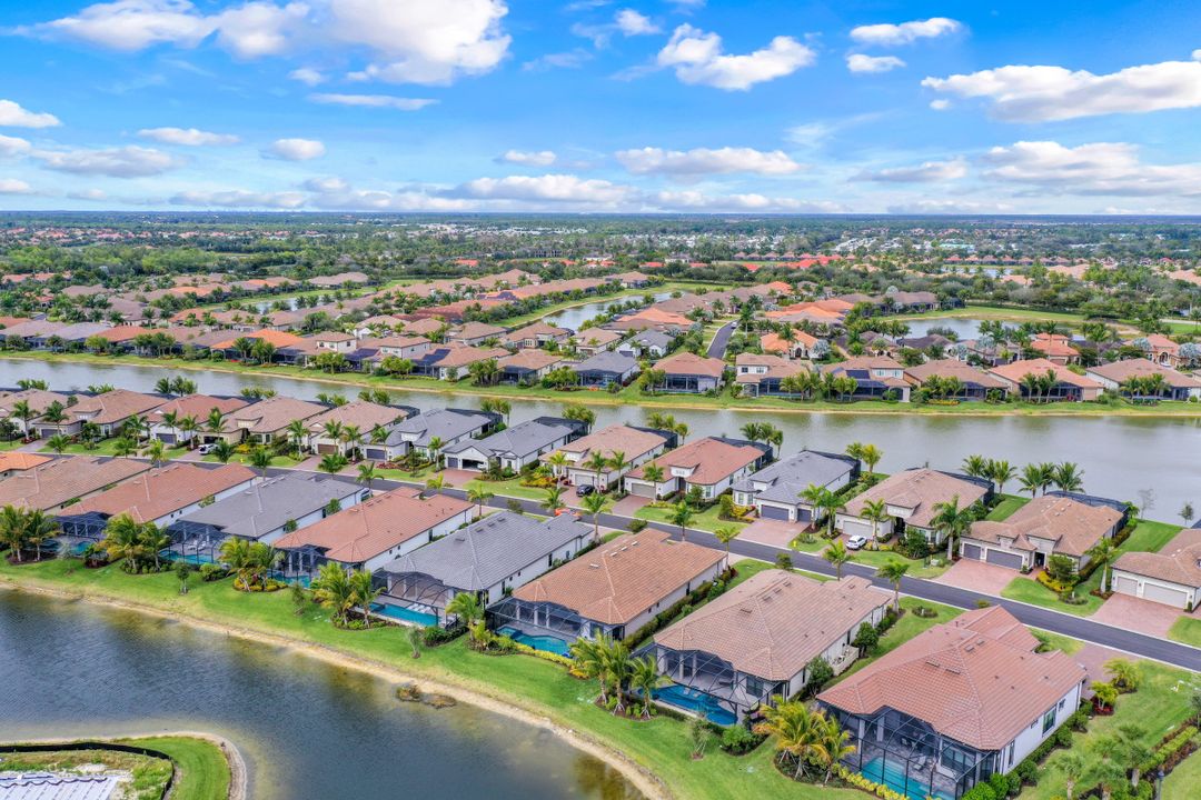 3254 Belon Ln, Naples, FL 34114