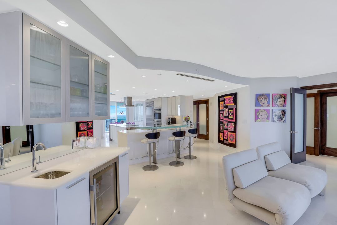 7515 Pelican Bay Blvd #21C, Naples, FL 34108