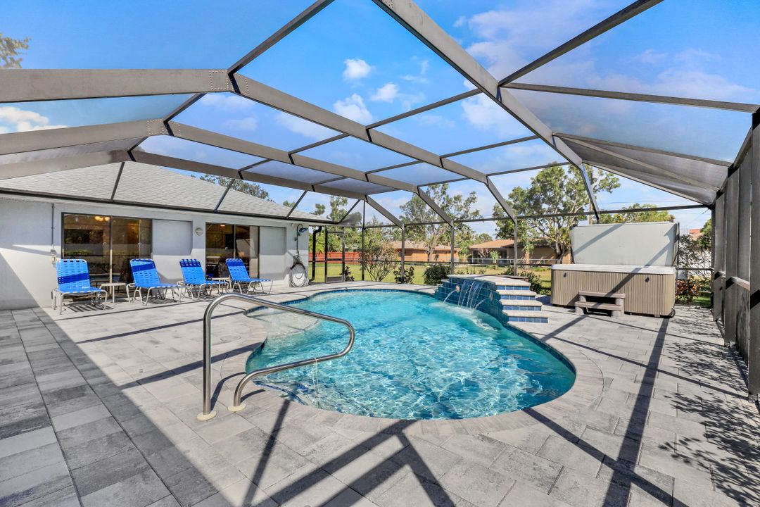 3919 SE 4th Ave, Cape Coral, FL 33904