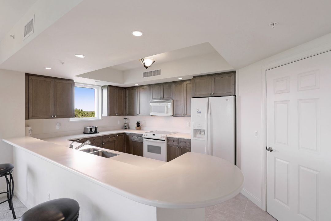 1065 Borghese Ln, Naples, FL 34114