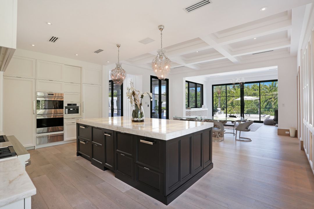 705 Myrtle Rd, Naples, FL 34108