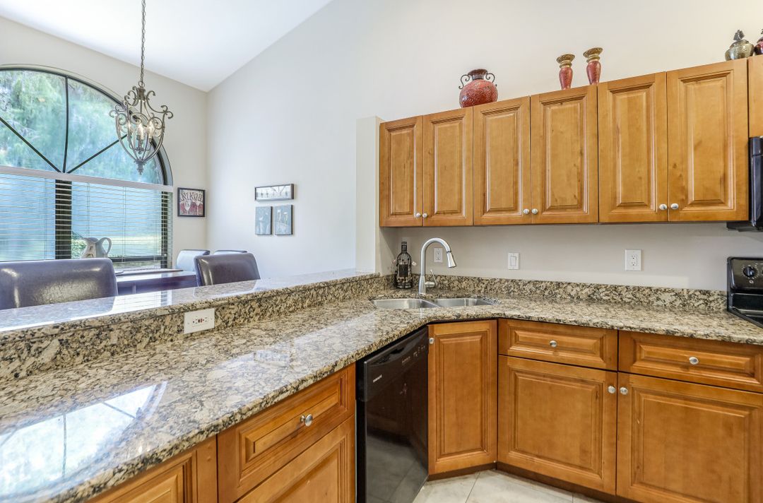 12807 Maiden Cane Ln, Bonita Springs, FL 34135