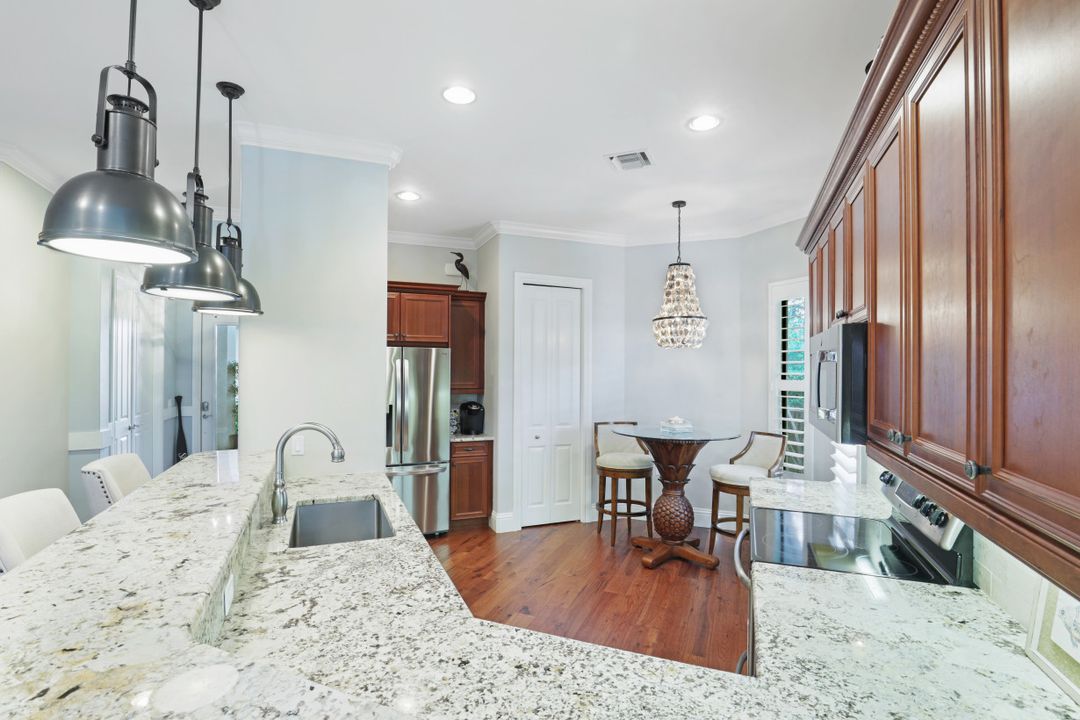 7599 Moorgate Point Way, Naples, FL 34113