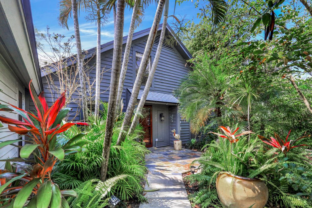 1269 Solana Rd #E-3, Naples, FL 34103