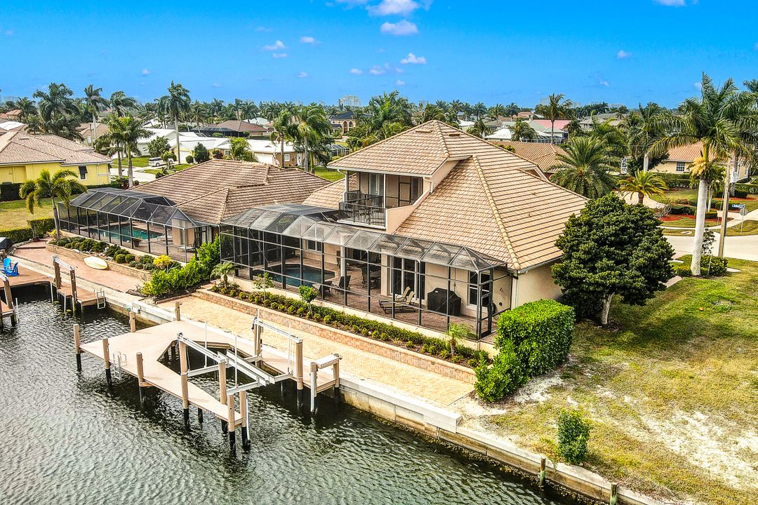 99 Gulfport Ct, Marco Island, FL 34145