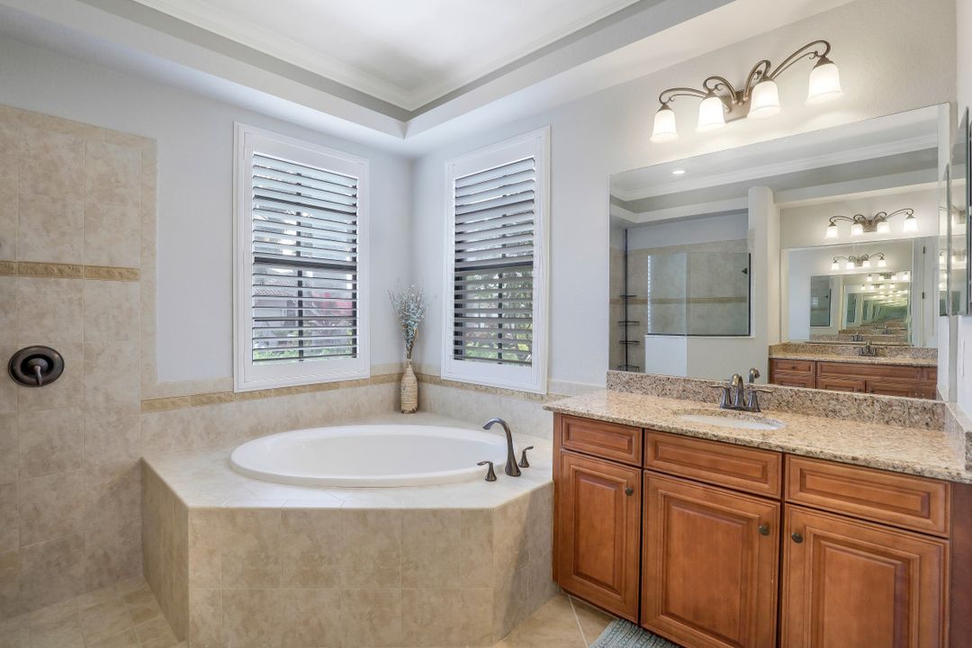 10153 Biscayne Bay Ln, Naples, FL 34120