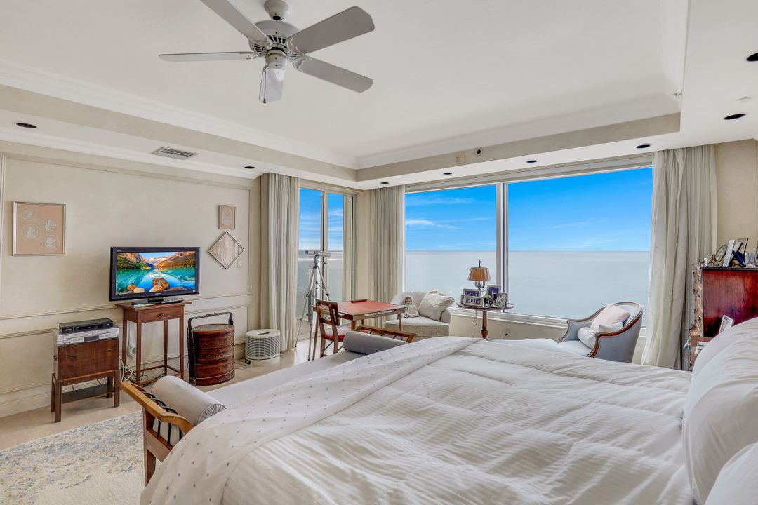 10 Seagate Dr #6S, Naples, FL 34103