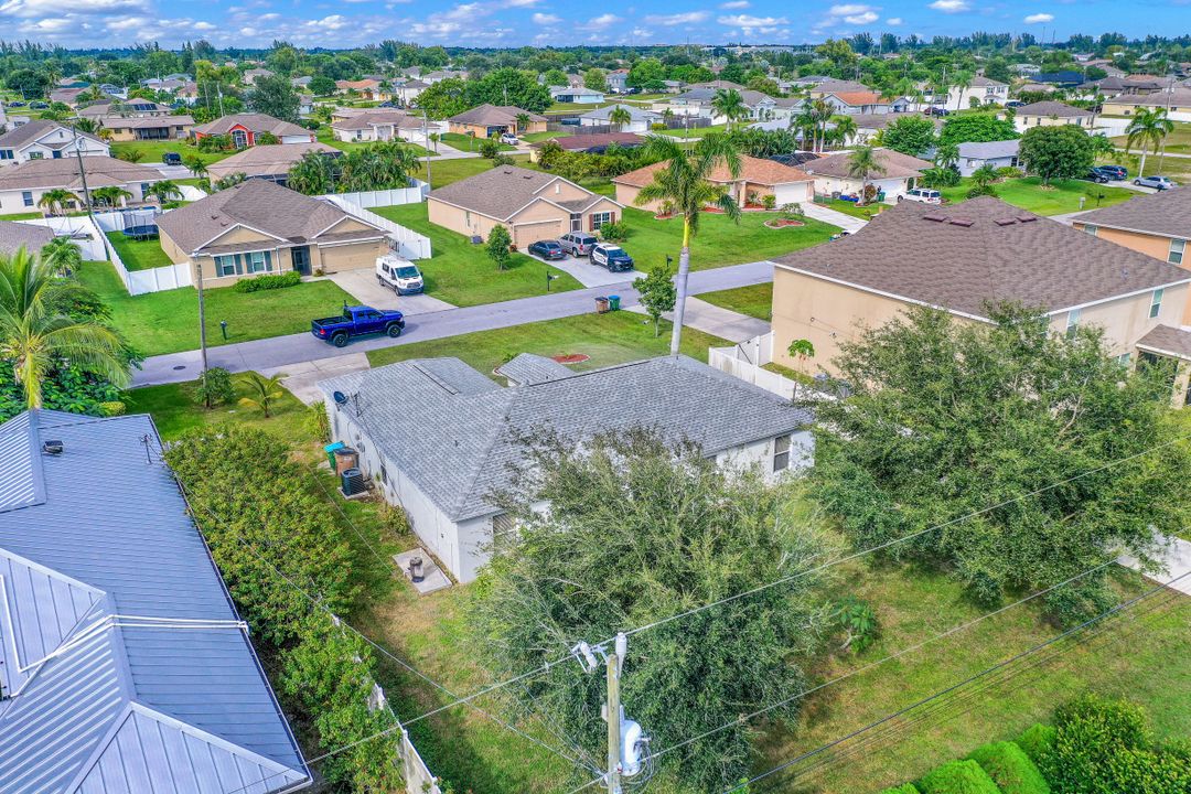 326 SW 19th Ln, Cape Coral, FL 33991
