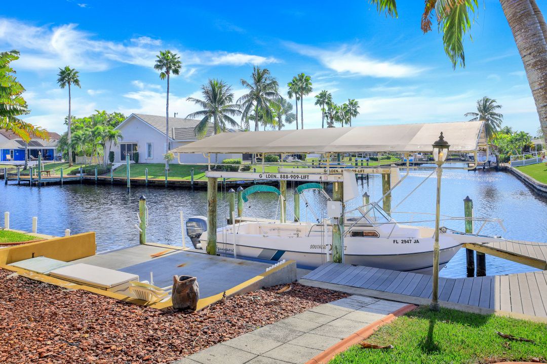 2208 Everest Pkwy, Cape Coral, FL 33904