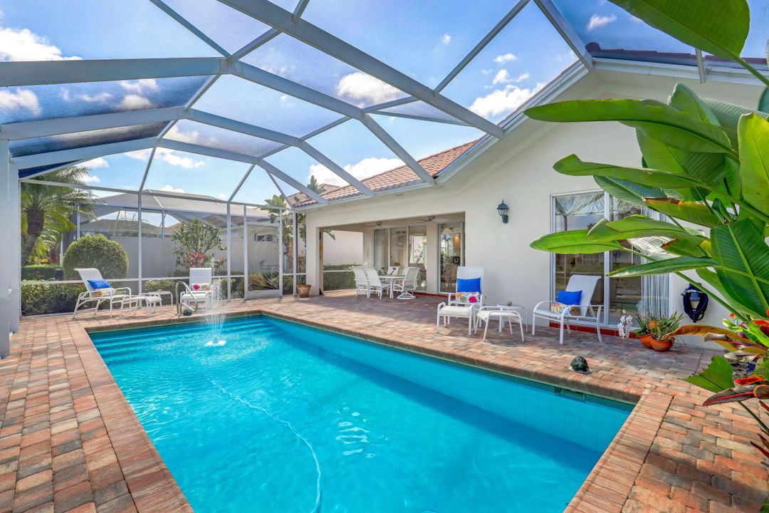 4000 Isla Ciudad Ct, Naples, FL 34109