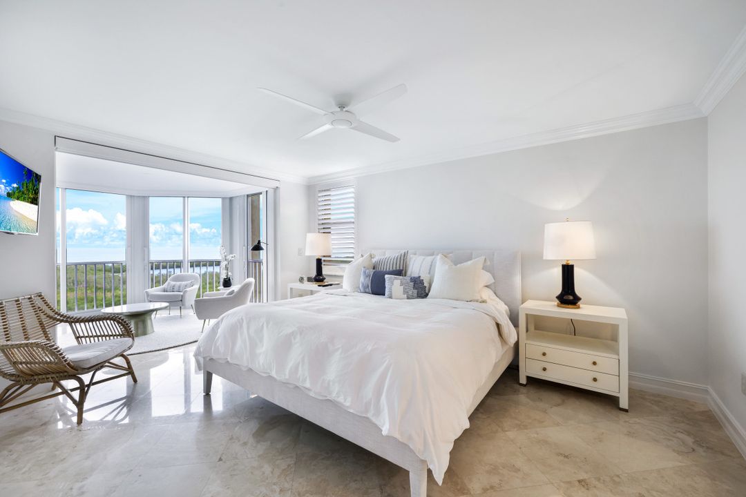 6585 Nicholas Blvd #1103, Naples, FL 34108