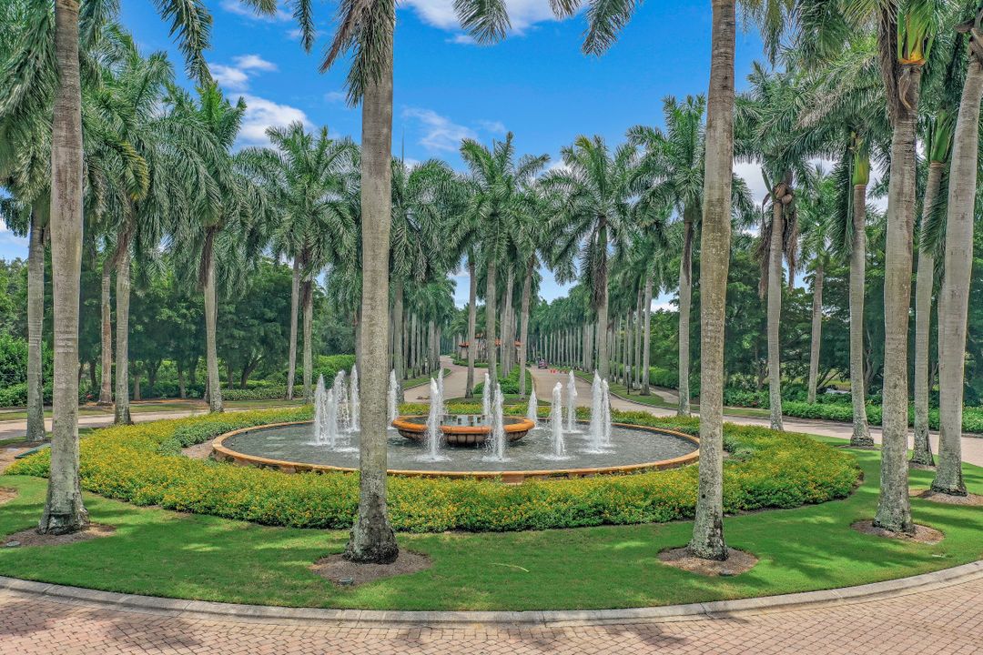 2850 Tiburon Blvd E #101, Naples, FL 34109