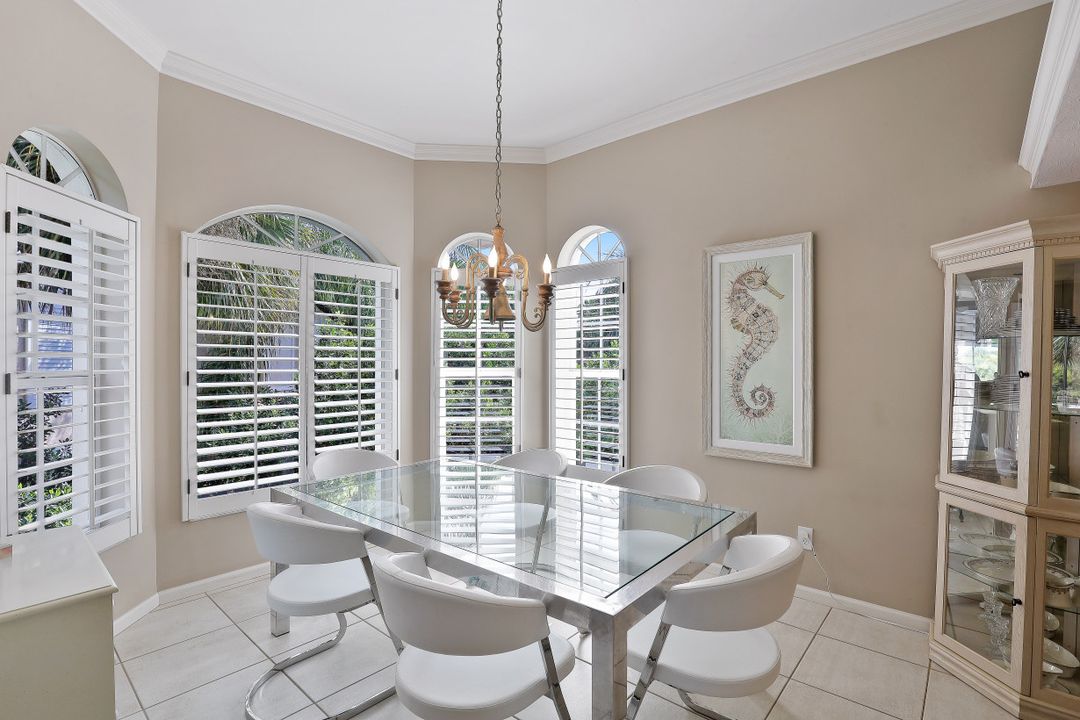 8459 Abbington Cir #9-922, Naples, FL 34108
