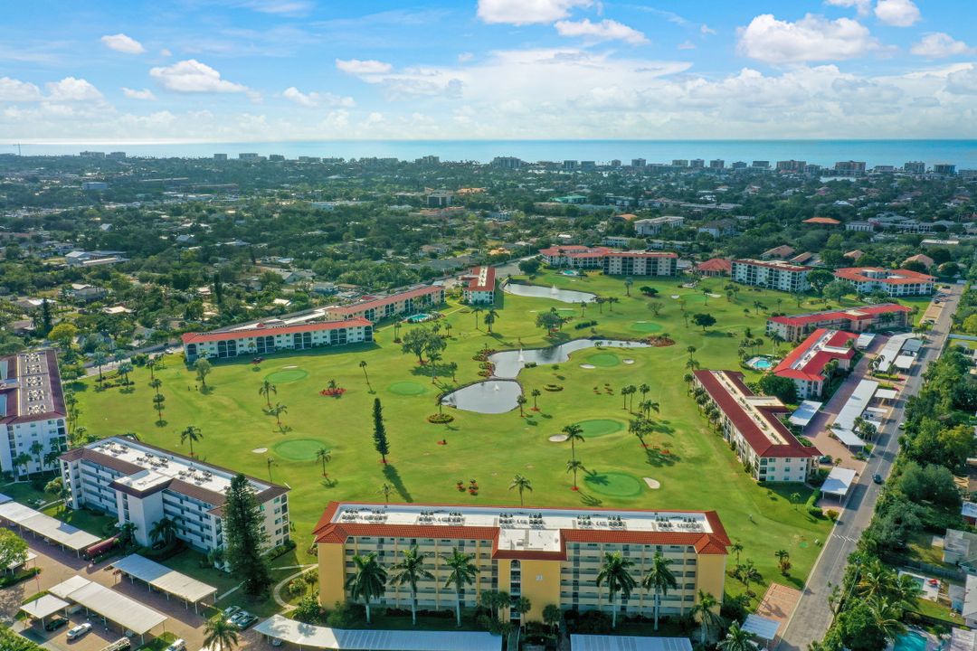 53 High Point Cir W #107, Naples, FL 34103