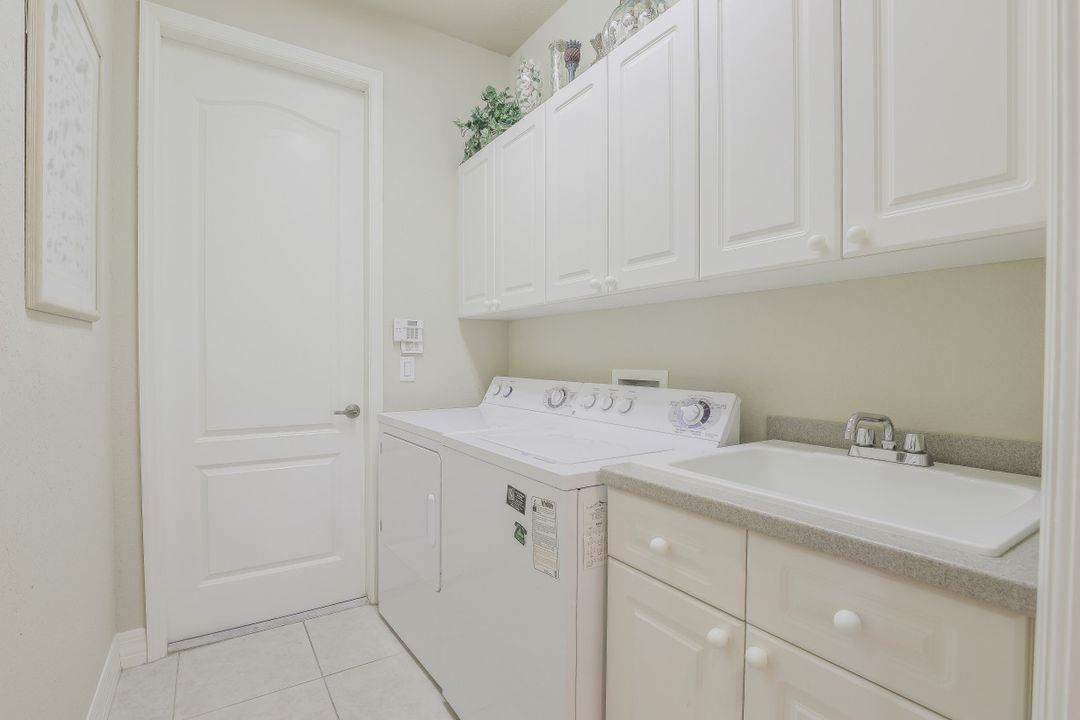 4141 SW 10th Ave, Cape Coral, FL 33914