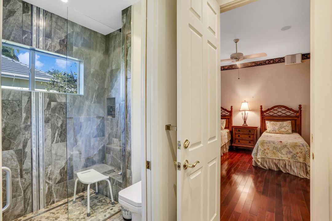 25150 Ridge Oak Dr, Bonita Springs, FL 34134